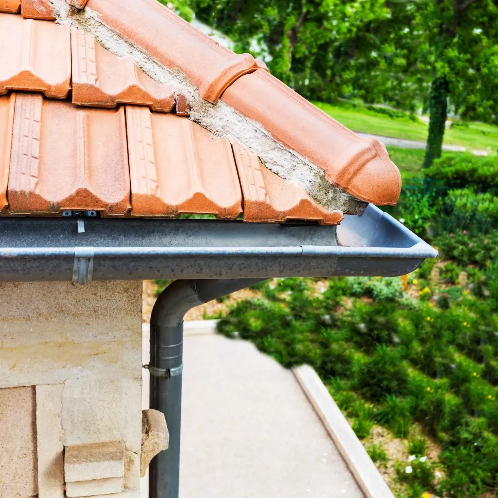 Habillage de rives et entourage de cheminées à Aubussowebp